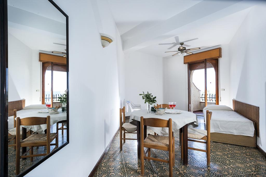 Residence Villa Liliana Giardini-Naxos Kamer foto