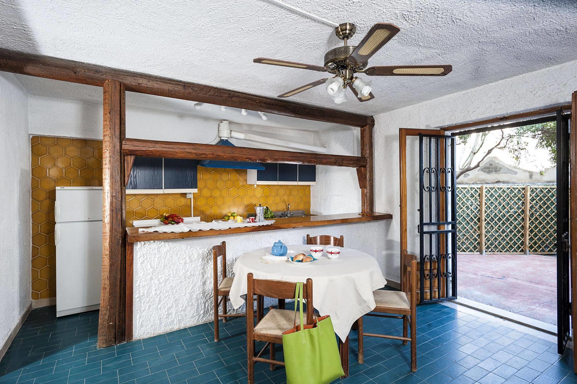Residence Villa Liliana Giardini-Naxos Buitenkant foto