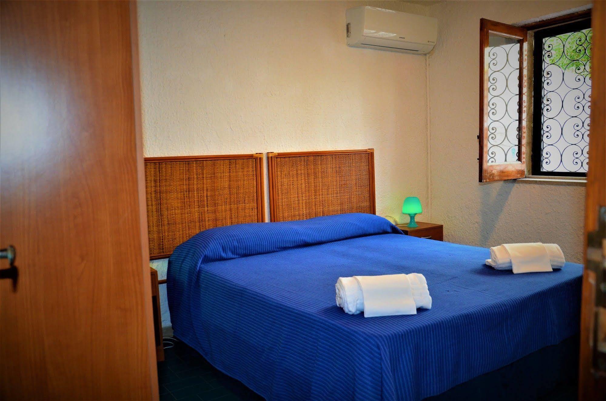 Residence Villa Liliana Giardini-Naxos Buitenkant foto
