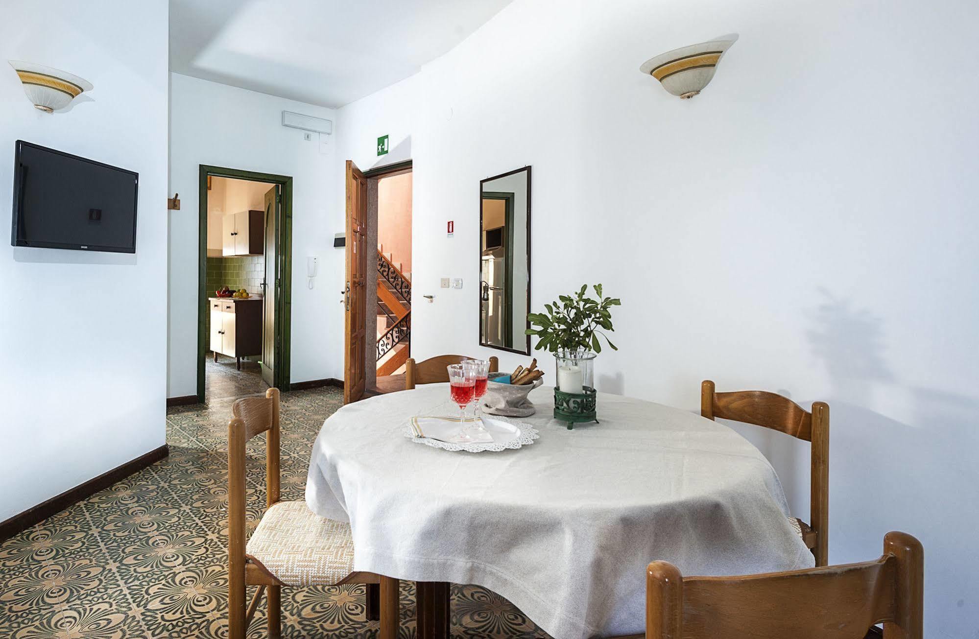 Residence Villa Liliana Giardini-Naxos Buitenkant foto