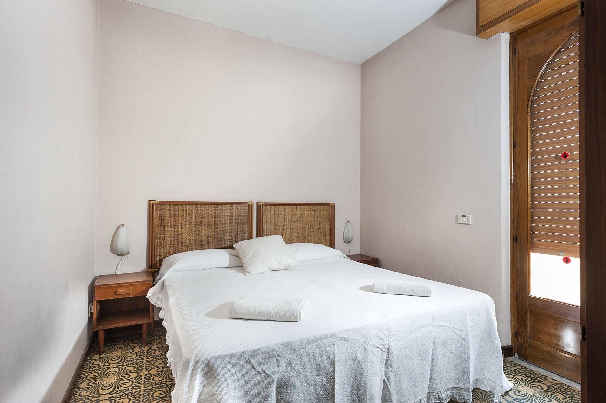 Residence Villa Liliana Giardini-Naxos Buitenkant foto